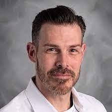 Derek Glaze's Instagram, Twitter & Facebook