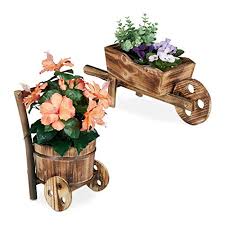 Basta scaldare il rigore del design scandinavo con piccoli tocchi di colore rubati allo stile etnico ed avere così un risultato di grande impatto scenografico. Miglior Carriola In Legno Portafiori Prezzi E Offerte 2021
