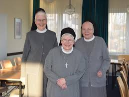 Der förderverein will dort helfen, wo anschaffungen über das durch den pflegesatz mögliche hinausgehen. Nonnen In Schleswig Abschied Nach 65 Jahren Shz De