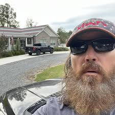 Phil Robertson (@officialphilrobertson) • Instagram photos and videos