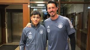 Sandro wagner ist ein ehemaliger fußballspieler aus niemcy, (* 29 lis 1987 in münchen, niemcy). Trainer Sandro Wagner Richtig Bock Darauf Dfb Deutscher Fussball Bund E V