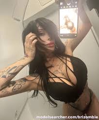 Zommmbri's Unique Style Exposed