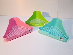 There are also lots of different kinds of cat litter tray to choose from, some cheap and some. Giant Corner Rodent Litter Tray With Grill Floor 16 5cm Ferret Rat Chinchilla Buy Online In Montenegro At Montenegro Desertcart Com Productid 61554577