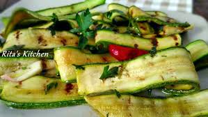 Sono leggero e gustoso e la bollitura è il modo migliore per gustare pienamente il sapore delicato di questi ortaggi. Zucchine Marinate Zucchine Marinate Ricette Antipasti Freddi Ricette