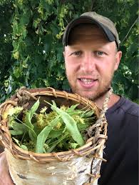 Mayfield Horticultural Society event alert! Ever wanted to sample the  fruits of the hedgerows and fields, but not sure what's good to eat and  what's not? Come **TOMORROW**, Tuesday, and listen to