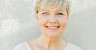 Laura Whitfield's Instagram, Twitter & Facebook