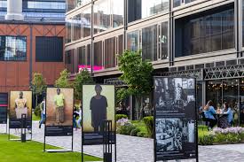 Zapraszamy państwa do pobrania bezpłatnych materiałów uzupełniających do podręczników wydawnictwa macmillan. Kulczyk Foundation Otworz Oczy I Zobacz Wystawa Poswiecona Menstruacji