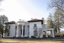 Résultat de recherche d'images pour "villa lewaro"