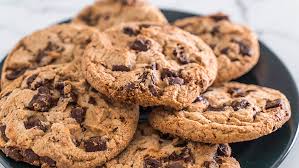 The next morning found me mixing the ingredients for the dough, adapting the recipe to my needs and taste: British Chef Creates Perfect Chocolate Chip Cookie X96