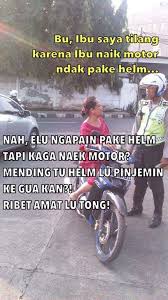Video lucu motor jatuh di tanjakan tanjakan bikin ngakak #shorts. Savage Sekali Emak Ya Mungkin Ada Fungsinya Tapi Emak Tydak Tau Humor Lucu Meme Lucu Lucu