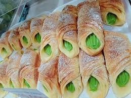 Matcha Cannoli Who Would Of Thought Japan And Italy Can Make Such A Beautiful Food Baby Hoihoi1 Matcha Green Tea Recipes Green Tea Recipes Matcha Baking