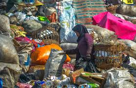 Kami menawarkan perkhidmatan ini dari kawasan perumahan ke pusat komersial dan kawasan lain juga. Bagaimana Impor Sampah Indonesia Pasca Konvensi Basel Mongabay Co Id
