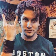 Kai Evans's Instagram, Twitter & Facebook