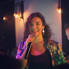 Ünlü isimler makyajsız hallerini sosyal medyada paylaşmaya devam ediyor. Tugce Kandemir Kimdir Boyu Kilosu Ve Yasi Youtube Magazin