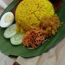 Resep nasi kuning kini sudah tersebar di berbagai wilayah nusantara. Nasi Kuning Tawau Kota Kinabalu Sabah