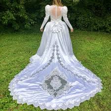 Unsere dienstleistungen im bereich zahnimplantate. Jahrgang Demetrios Prinzessin Marchen Hochzeitskleid 1988 Etsy