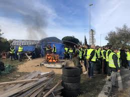 Les horaires et les coordonnées des services recevant le public. Actualites Gilets Jaunes La Mobilisation Reste Forte 31 Barrages Toujours En Place Dans Les Bouches Du Rhone La Provence