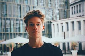 @littlebooodiesbighearts @pug.hermine @walllkingdead ⠀ ~patnerseite: Pin Von Luna San 14 Auf Profilkep Otletek Concrafter Luca Concrafter Schauspieler