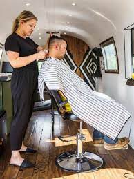Living The Hair Dream In An Airstream Mobile Beauty Salon Mobile Hair Salon Home Hair Salons