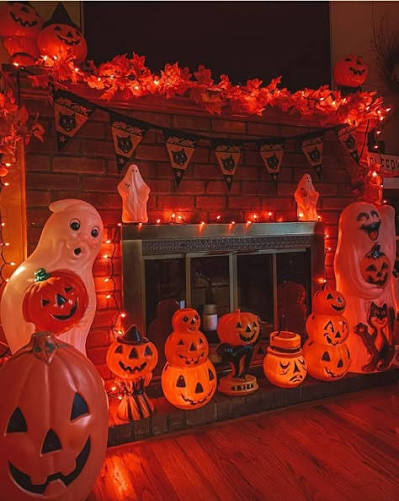 8 90s Halloween decor ideas | halloween, halloween house, halloween decorations
