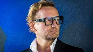 Hifi staat voor high fidelity, hieronder verstaat hifi.nl de hoge natuurgetrouwheid van audio en video componenten en sets. Prins Bernhard In Bezit Van Veel Meer Vastgoed Amsterdam Nos