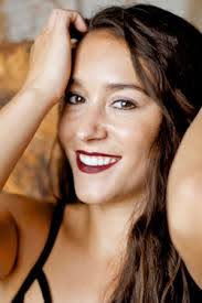 Leanne Pearson's Instagram, Twitter & Facebook