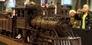 Le Plus Grand Train En Chocolat Du Monde Video 2tout2rien Chocolat Sculpture En Chocolat Train