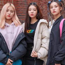 Lia Pics On Twitter Itzy Kpop Girls Fashion