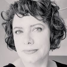 Sarah Squire's Instagram, Twitter & Facebook