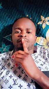 WHEN NO ONE'S THERE TO SUPPORT YOU , JUST TAP YOUR BACK. 🤗♥️🎸 #MOTIVATION 