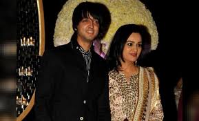 Padmini Kolhapure S Son Priyaank Sharma To Debut Alongside Akshaye Khanna In Sab Kushal Mangal Padmini kolhapure family members' names, childhood and photos.