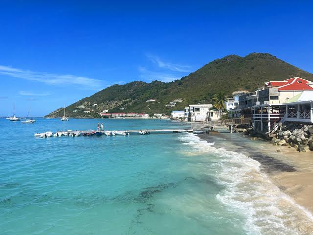Saint – Martin : les Caraïbes comme on n'aime pas - Kikisbackpackingtour