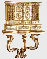 4 600,00 € (09/08/2021) chez pamono. Cabinet Autrichien A Decor De Scenes De Chasse Epoque Xviiie Siecle Antikvarnaya Mebel Mebel