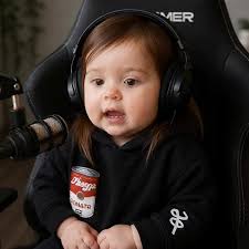 La Rivers Se Pone Azul De Bebe