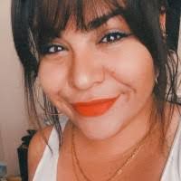 Elysha Navarro's Instagram, Twitter & Facebook