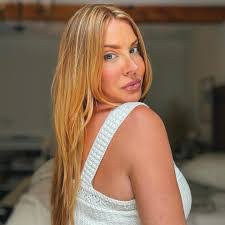 Kaitlyn Richmond's Instagram, Twitter & Facebook