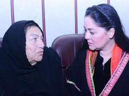 وأعلن نجلها إيهاب خورشيد خبر الوفاة في تصريحات صحافية، مشيرًا إلى أنها قد فارقت الحياة ن… Ù†Ø¬Ù„ Ø§Ù„ÙÙ†Ø§Ù†Ø© Ø§Ø¹ØªÙ…Ø§Ø¯ Ø®ÙˆØ±Ø´ÙŠØ¯ ÙŠÙƒØ´Ù Ù„Ù€ Ù…ØµØ±Ø§ÙˆÙŠ ØªØ·ÙˆØ±Ø§Øª Ø­Ø§Ù„ØªÙ‡Ø§ Ø§Ù„ØµØ­ Ù…ØµØ±Ø§ÙˆÙ‰