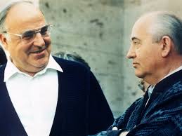 Moskau und washington hatten sich bereit erklärt, über eine verlängerung zu sprechen. Kohl Und Gorbatschow Strickjackendiplomatie In Turbulenter Zeit Archiv