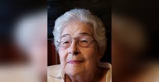 Jeanne Elder's Instagram, Twitter & Facebook