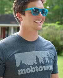 We love Mobtown Merch apparel paired with Tensaw Clothing Company shades ❤️  • • • • #redbeardsoutfitter #mobtownmerch #mobileal #mobilealabama  #tensawdelta #tensawclothingcompany #alabama