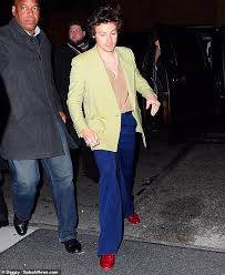 Harry Styles Showcases His Retro Style In A Lime Green Blazer Harry Styles Clothes Harry Styles Family Harry Styles