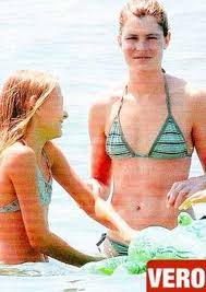 Since the huge success of the costume drama television series elisa di rivombrosa, she has kept on working in television and movie productions. Vittoria Puccini Super Mamma Al Mare Senza Santamaria