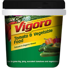 Use it during initial planting of seeds, transplanting, and on a regular basis as a top dressing or compost tea. Vigoro 950g Tomato And Veg Plant Food The Home Depot Canada