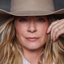 Jodie Houck's Instagram, Twitter & Facebook