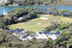 It S Phenomenal Tiger Woods Set To Move Into New 60m Den That Boasts A Running Track And Four Hole Golf Course Celebrity Houses Celebrity Mansions Florida Mansion