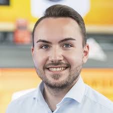 Robert Glashauser's Instagram, Twitter & Facebook