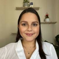 Larissa Decker's Instagram, Twitter & Facebook