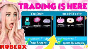 Trading Is Finally Here Reacting To New Trading Realm In Royale High Youtube