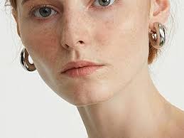 Amazon.com: CONRAN KREMIX Chunky Small Gold Hoops Earrings for Women Thick  Gold Plated Circle Open Hoop Lightweight Hollow Earrings Trendy Waterproof  Gold Jewelry 19MM: Clothing, Shoes & Jewelry