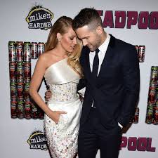 Blake lively ретвитнул(а) young center for immigrant children's rights. Blake Lively Ryan Reynolds Wie Viel Kraft Kostete Sie Dieses Lacheln Bunte De